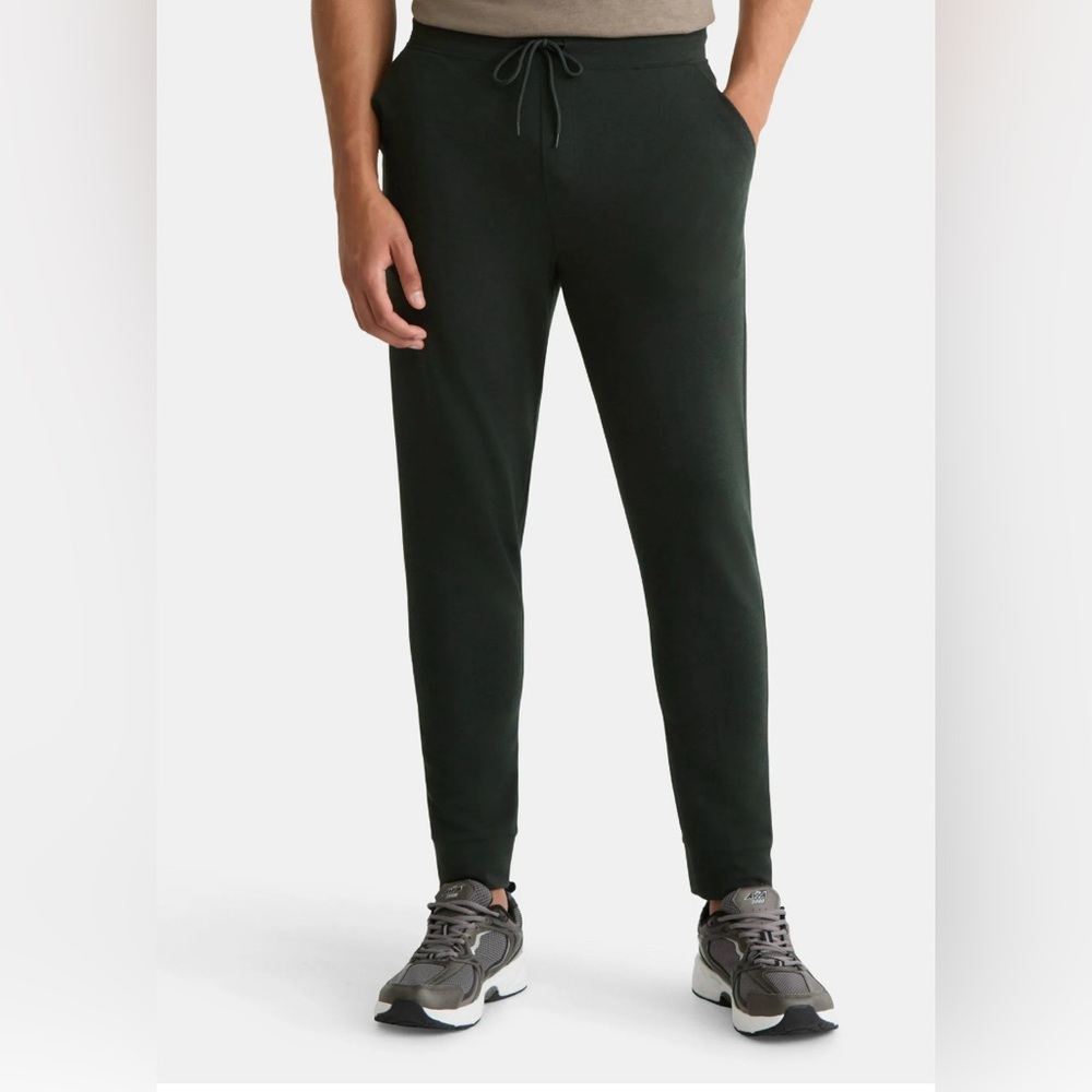 Athletic Works Men’s Classic Jogger Pants in Evergreen Sz M